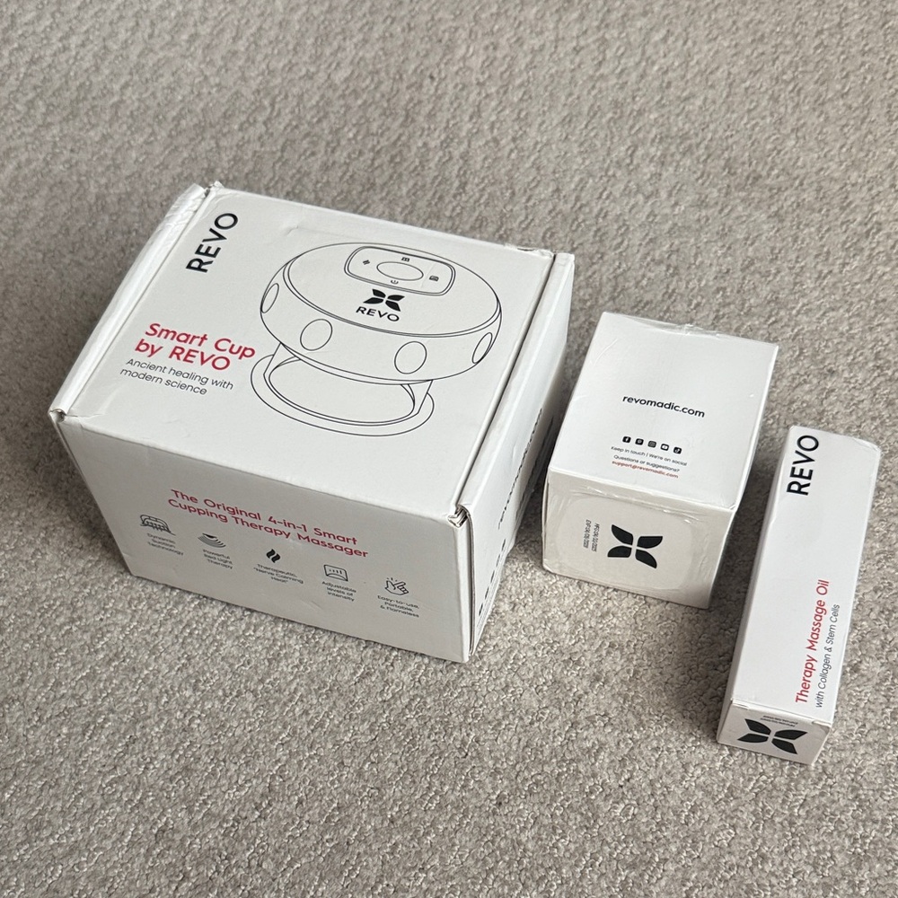 Revo Smart Cup Set with White and Black Accents